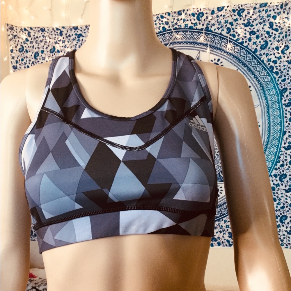 Sports bra
